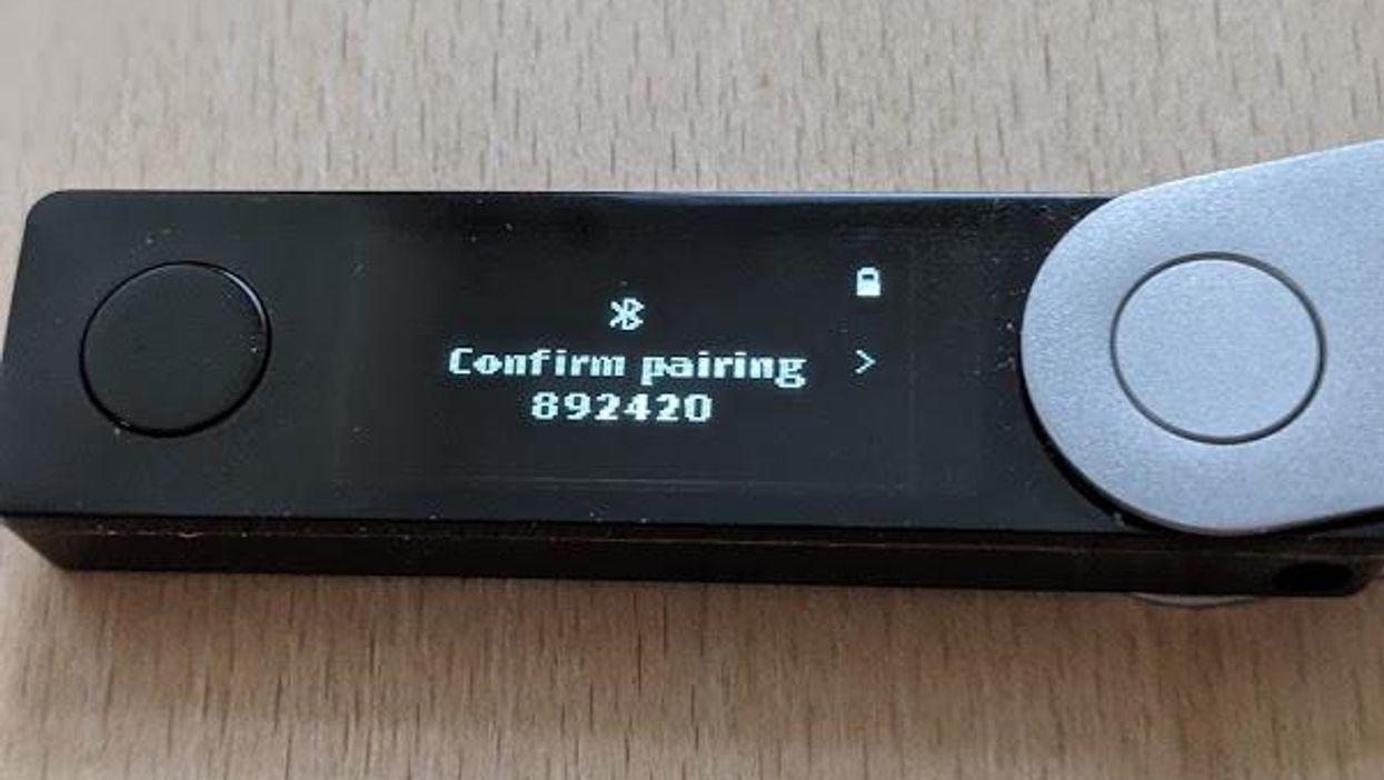 Ledger Live confirm pairing