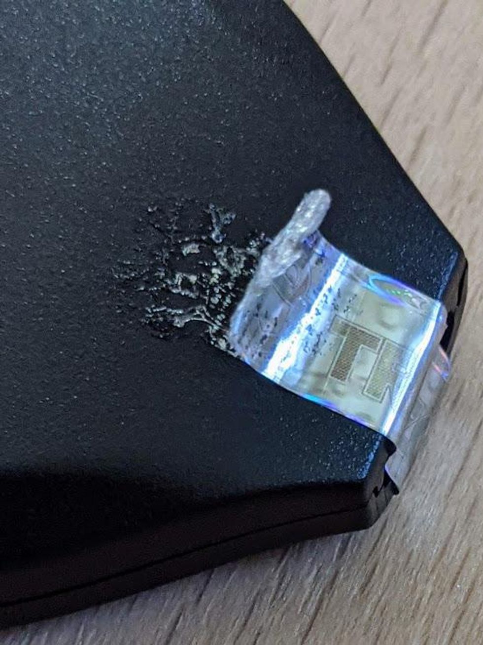 peeling off hologram